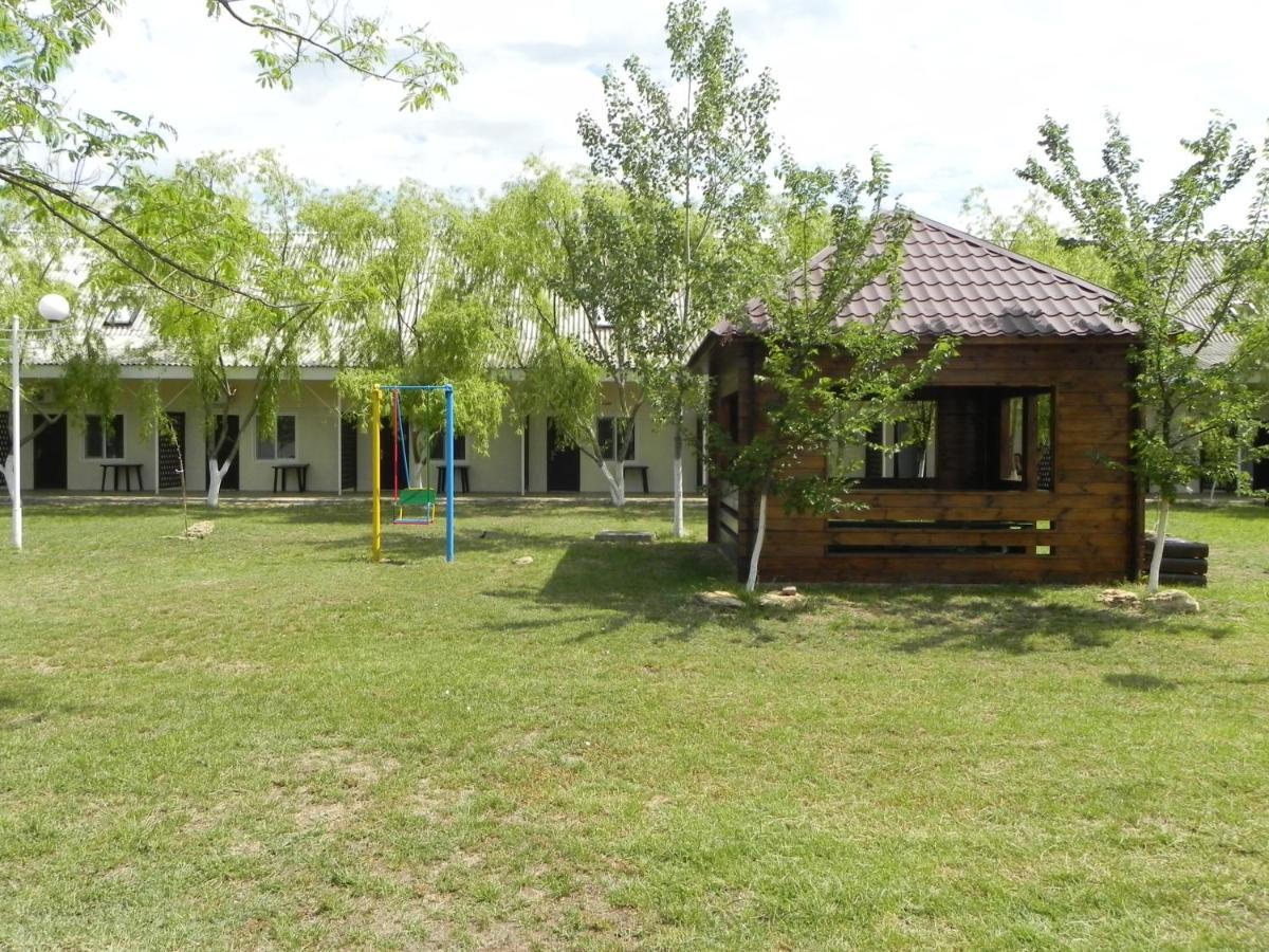 База Відпочинку "Сонячна" Primorskoye Exterior photo