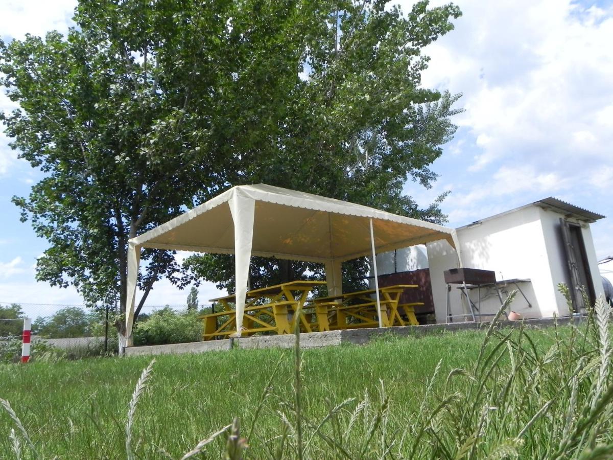 База Відпочинку "Сонячна" Primorskoye Exterior photo