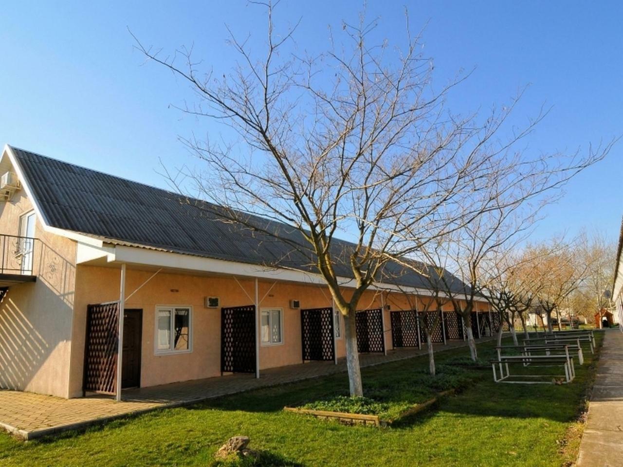 База Відпочинку "Сонячна" Primorskoye Exterior photo