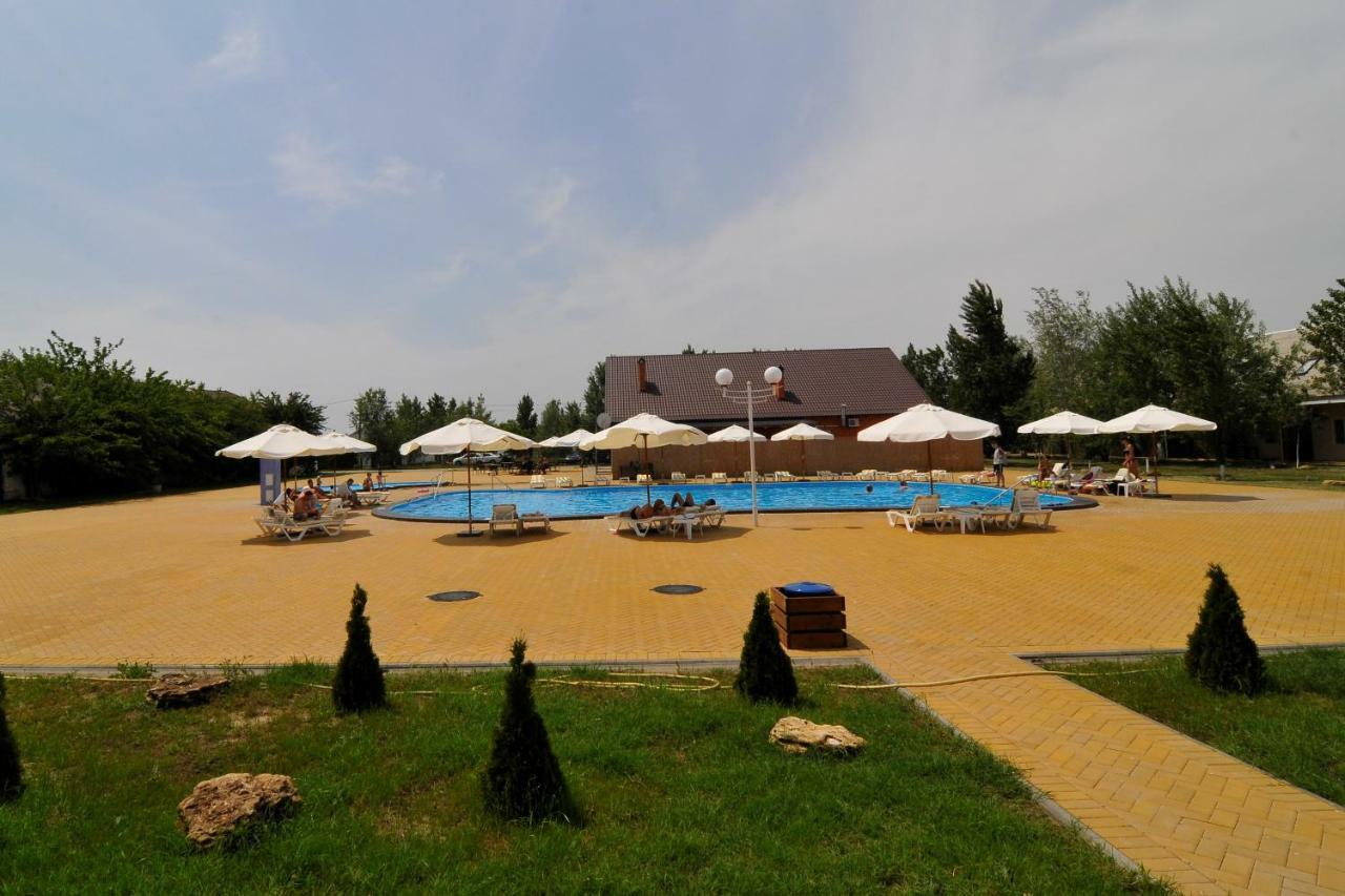 База Відпочинку "Сонячна" Primorskoye Exterior photo
